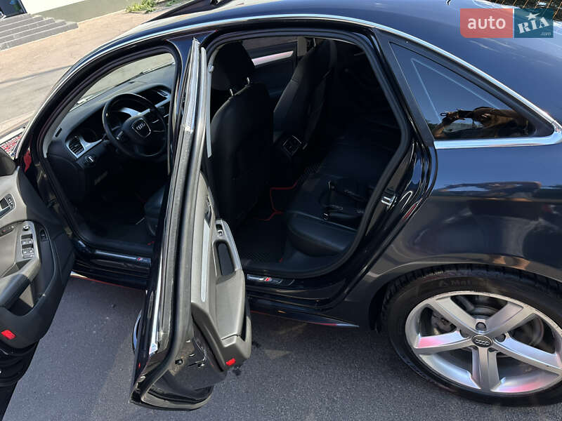 Седан Audi A4 2012 в Черкассах
