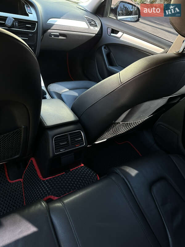Седан Audi A4 2012 в Черкассах