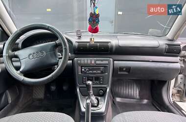Седан Audi A4 1996 в 