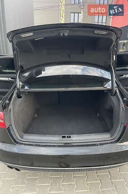 Седан Audi A4 2014 в 