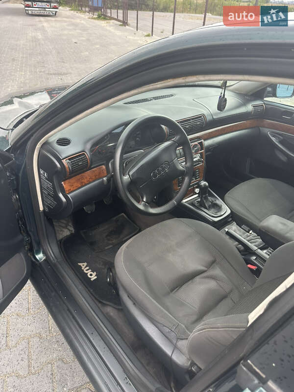 Седан Audi A4 1996 в Тернополе