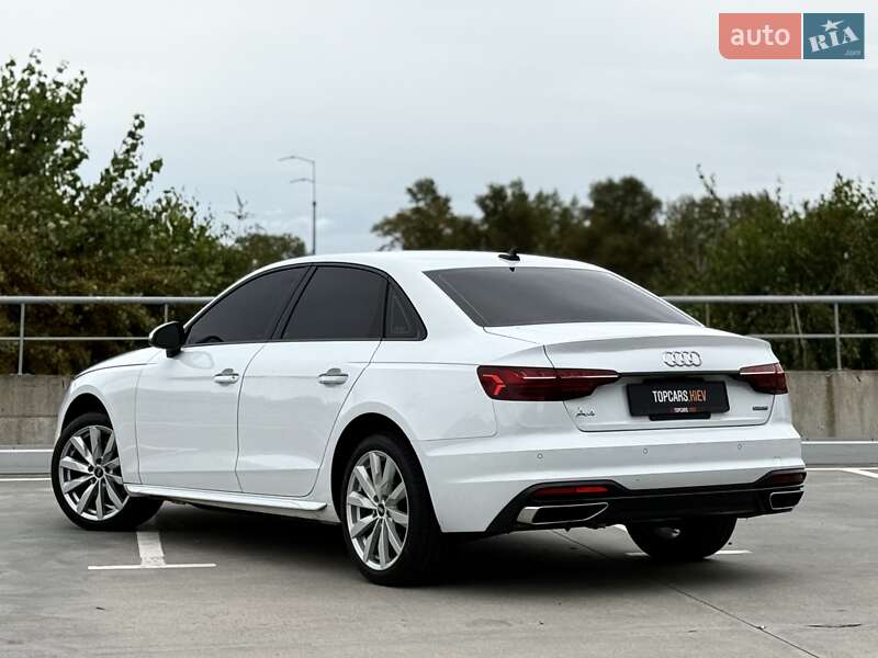 Седан Audi A4 2021 в Киеве