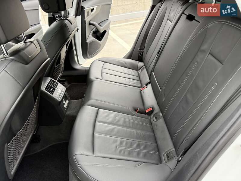 Седан Audi A4 2021 в Киеве