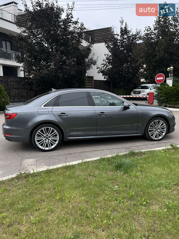 Седан Audi A4 2017 в Киеве
