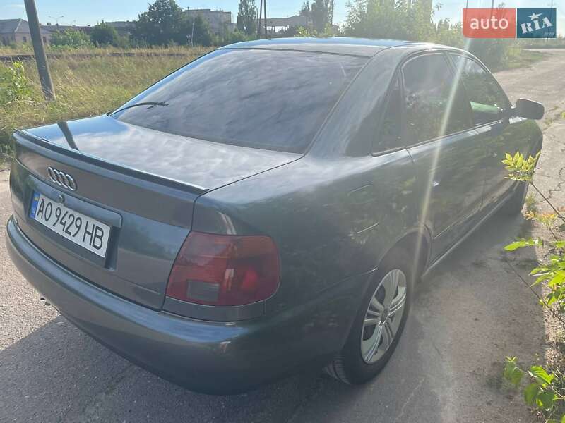 Седан Audi A4 1995 в Житомире
