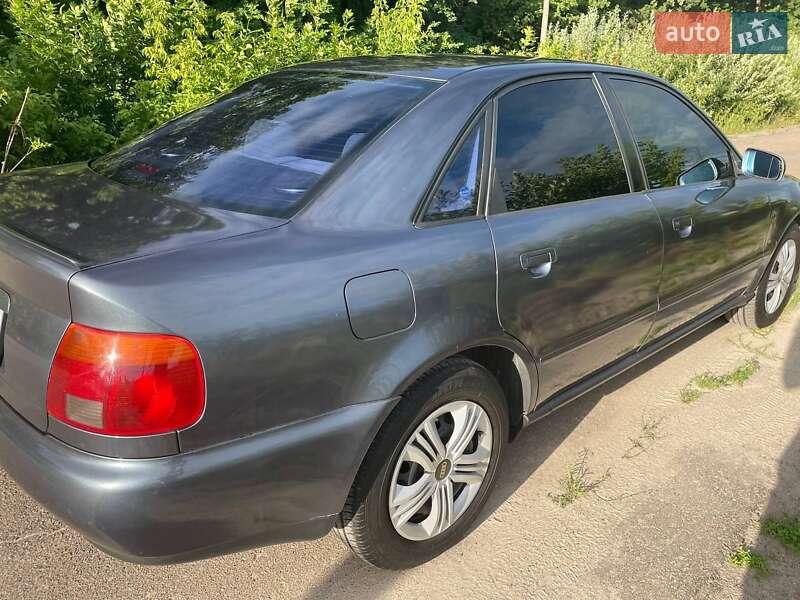 Седан Audi A4 1995 в Житомире