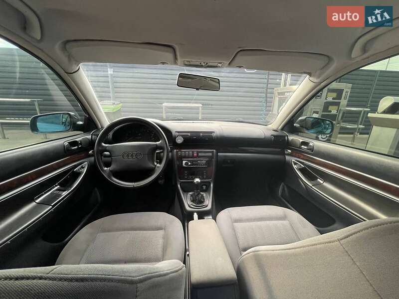 Седан Audi A4 1995 в Житомире