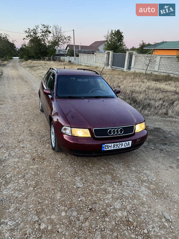 Универсал Audi A4 1998 в 