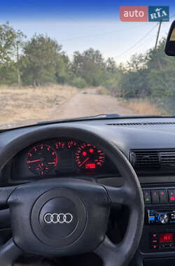 Универсал Audi A4 1998 в 