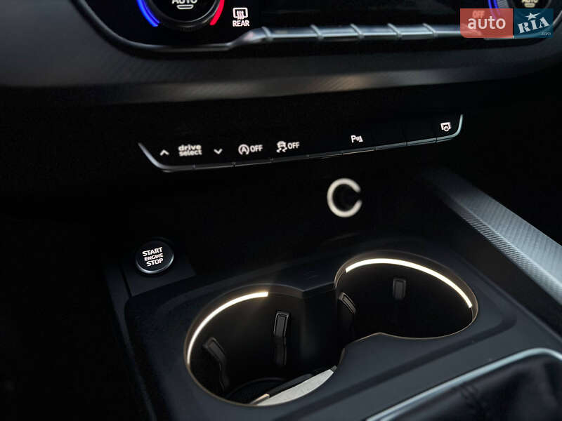 Седан Audi A4 2017 в Ровно