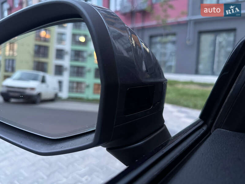 Седан Audi A4 2017 в Ровно