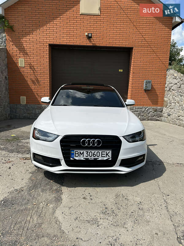 Седан Audi A4 2015 в Ромнах