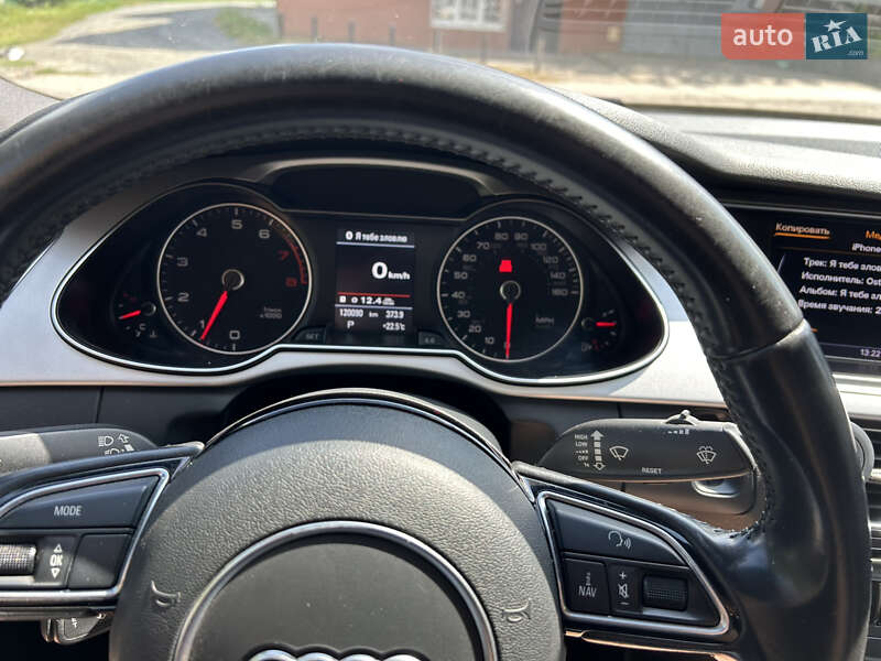 Седан Audi A4 2015 в Ромнах