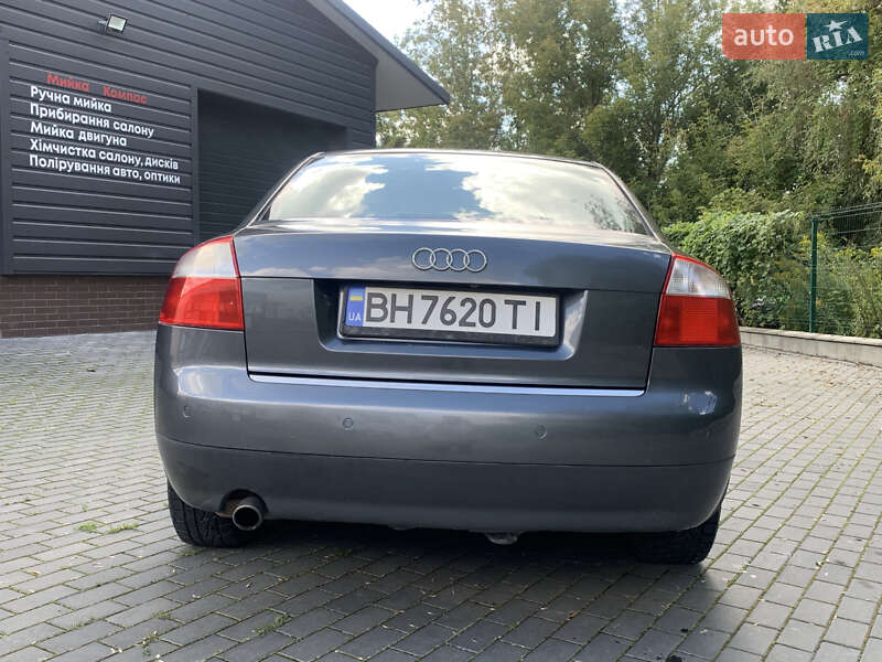 Седан Audi A4 2002 в Ровно