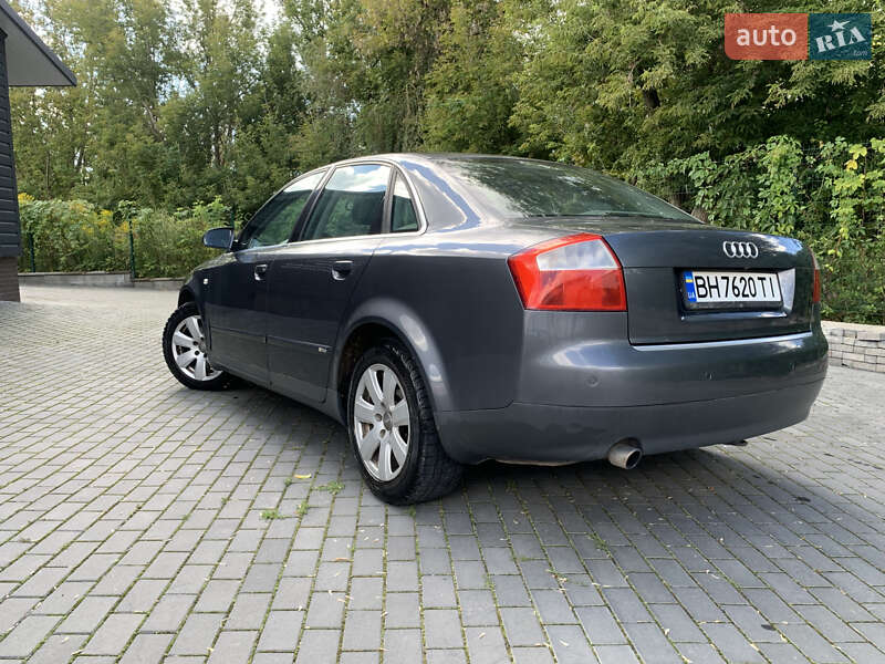 Седан Audi A4 2002 в Ровно