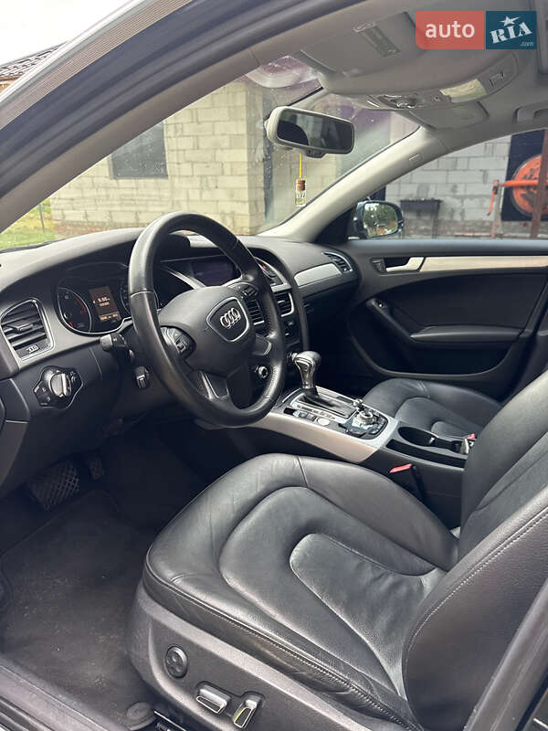Седан Audi A4 2012 в Любомле
