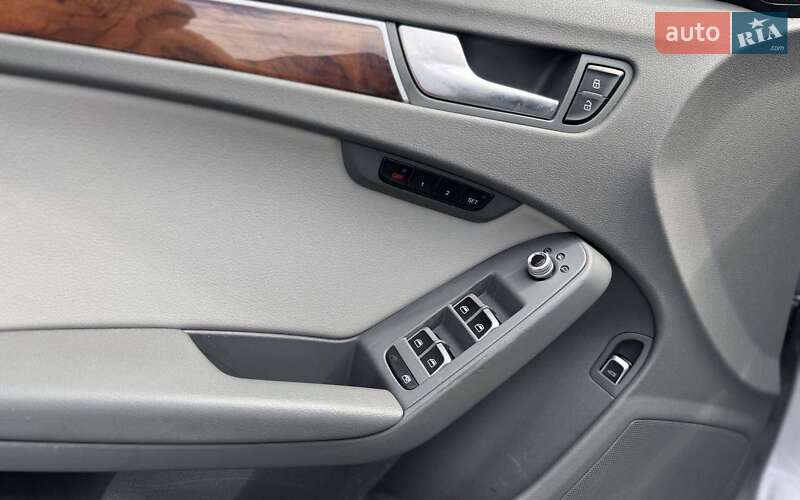 Седан Audi A4 2013 в Черновцах