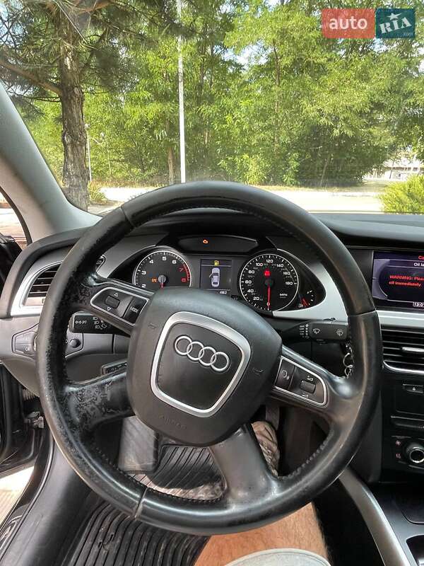 Седан Audi A4 2011 в Окнах фото 15 Седан Audi A4 2011 в Окнах