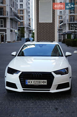 Седан Audi A4 2017 в 