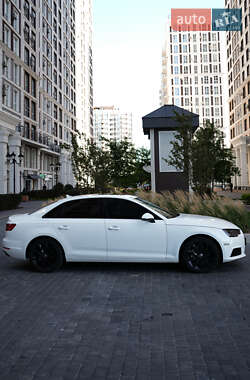 Седан Audi A4 2017 в 