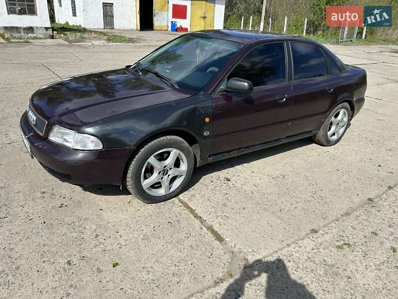 Седан Audi A4 1995 в Прилуках