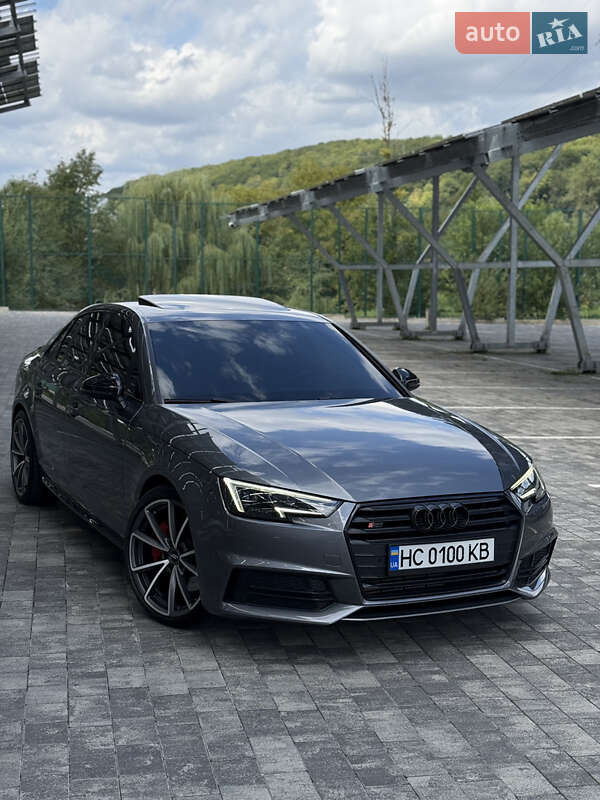 Седан Audi A4 2017 в Львове