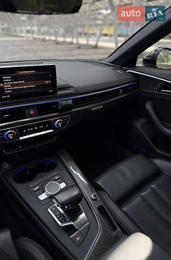 Седан Audi A4 2017 в 