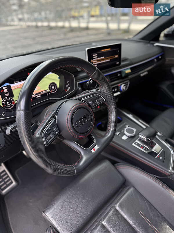 Седан Audi A4 2017 в Львове