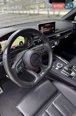 Седан Audi A4 2017 в 