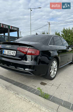Седан Audi A4 2015 в 