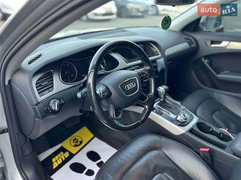 Седан Audi A4 2013 в Ивано-Франковске