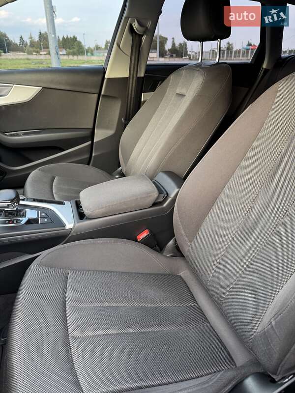 Универсал Audi A4 2016 в Львове