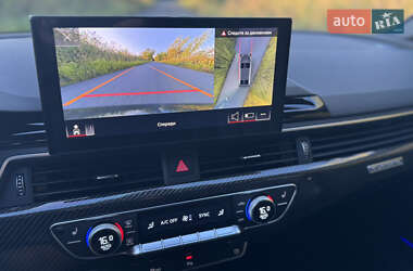 Седан Audi A4 2022 в 