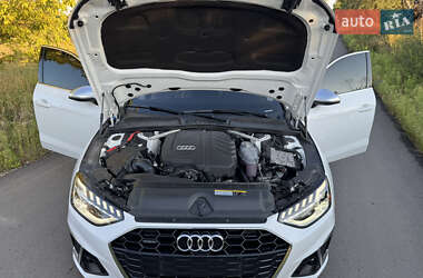 Седан Audi A4 2022 в 