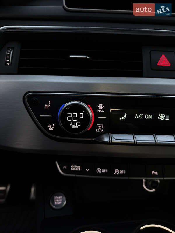 Седан Audi A4 2017 в Львове