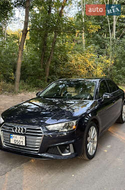 Седан Audi A4 2015 в Киеве