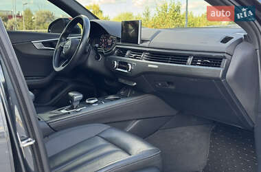 Седан Audi A4 2019 в 