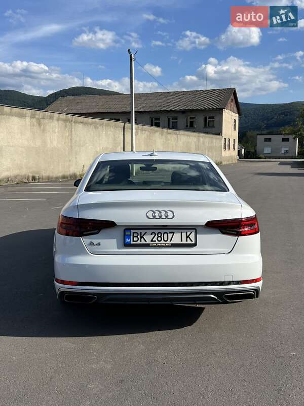 Седан Audi A4 2018 в Перечине