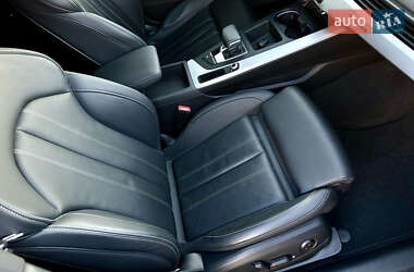 Седан Audi A4 2020 в 