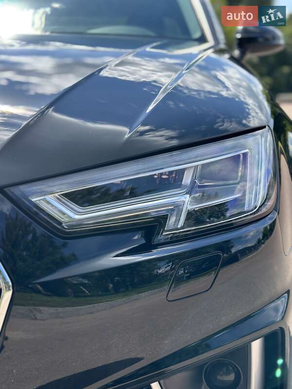 Седан Audi A4 2019 в Киеве