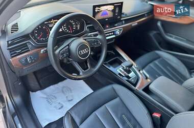 Седан Audi A4 2021 в 