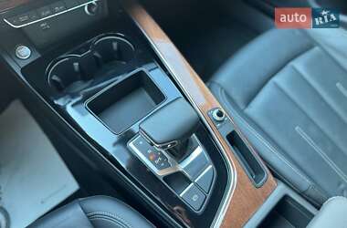 Седан Audi A4 2021 в 