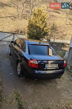 Седан Audi A4 2002 в Рахові