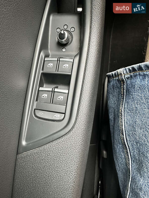 Седан Audi A4 2017 в Львове фото 22 Седан Audi A4 2017 в Львове