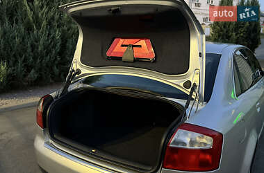 Седан Audi A4 2004 в 