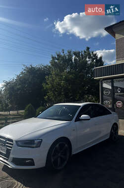 Седан Audi A4 2014 в Березному