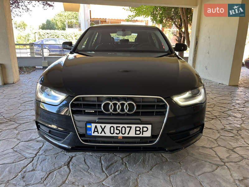 Седан Audi A4 2013 в Харькове