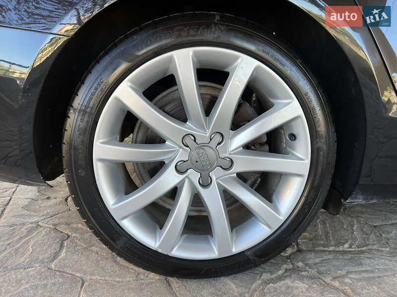 Седан Audi A4 2013 в Харькове