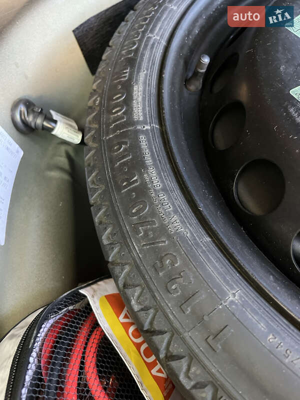 Седан Audi A4 2013 в Черновцах