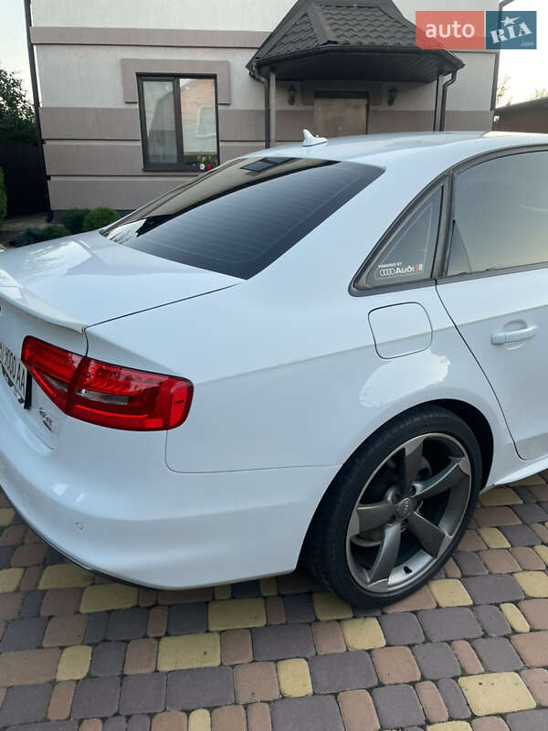 Седан Audi A4 2014 в Броварах